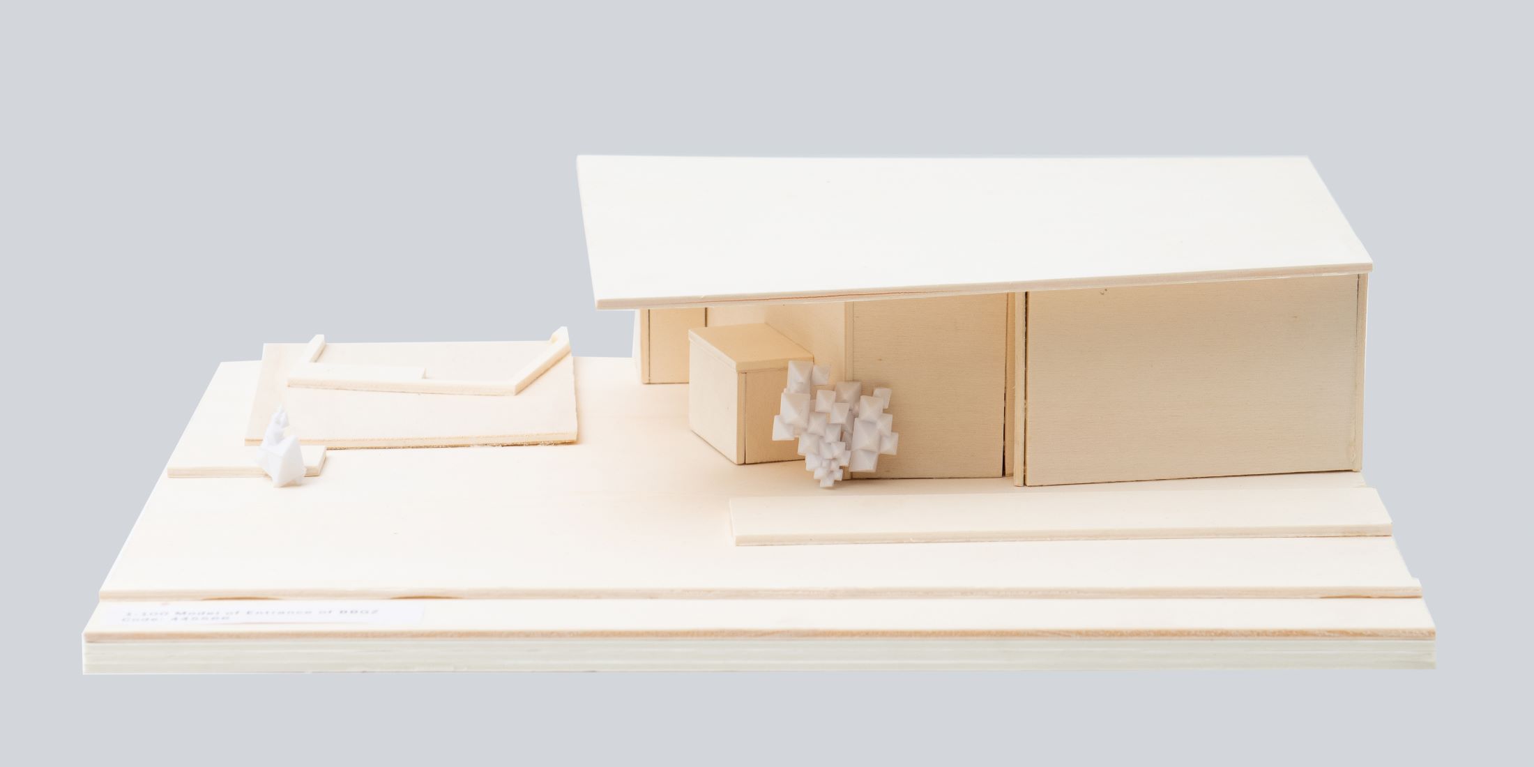 Holzmodell von einem modernen Gebäude