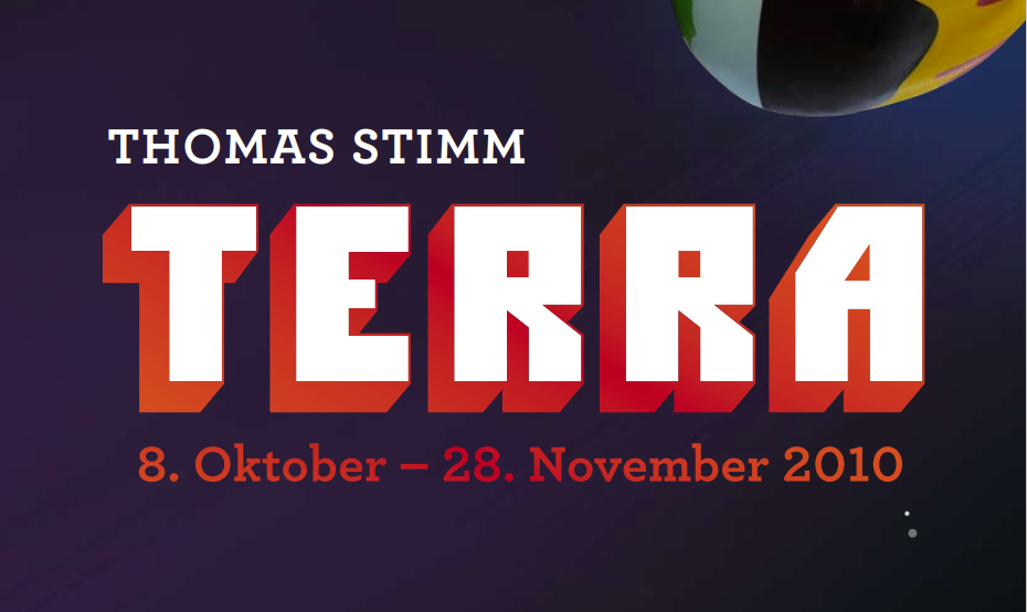 Alle Daten der Ausstellung auf einem dunkelblauen Hintergrund.